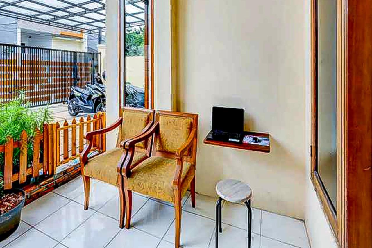 Jabusimo Syariah Redpartner Hotel Jakarta Exterior photo